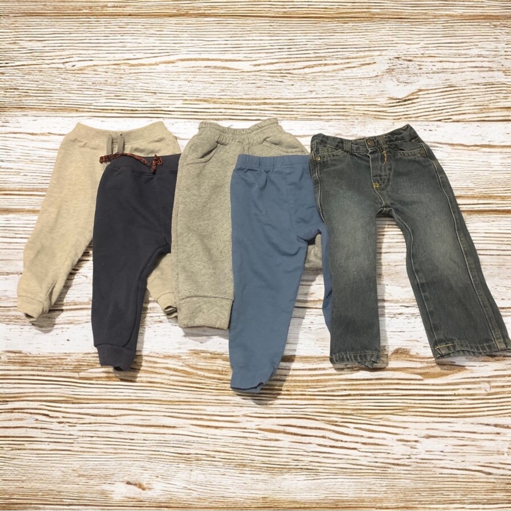 Lots of 5 pairs of kids / boys age 12-18 mo pants